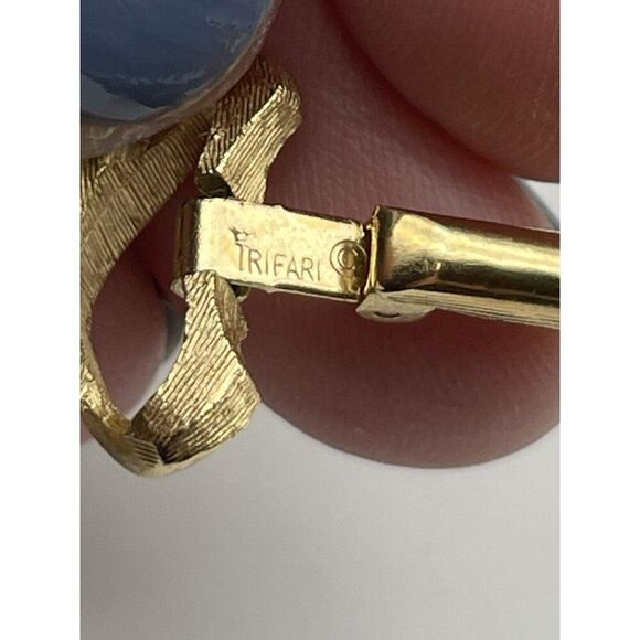 Crown Trifari Gold-Tone Clear Rhinestone Bracelet Signed - Picture 5 of 14